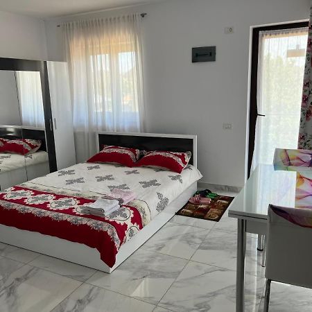 Home Naya Bukares Bagian luar foto